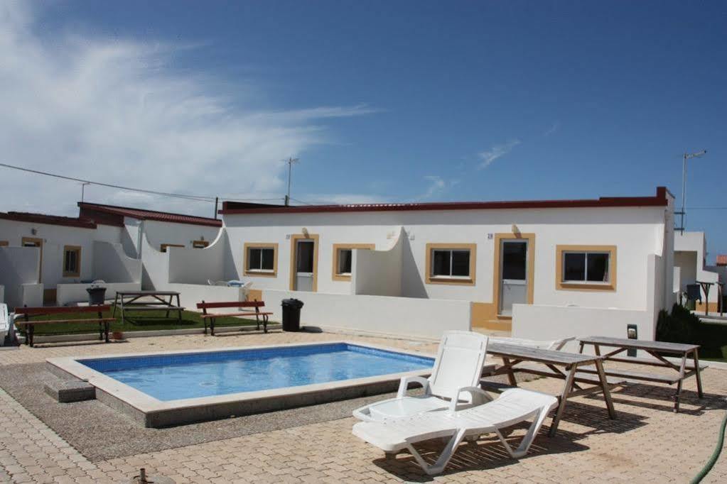 Penichepraia - Bungalows, Campers & Spa Екстериор снимка